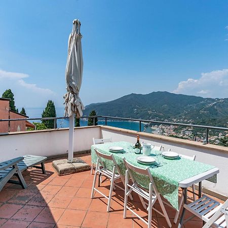 Awesome Home In Moneglia With Kitchen Exterior foto