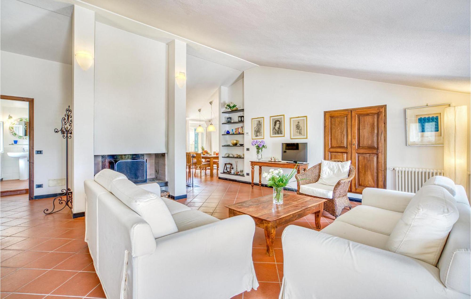 Awesome Home In Moneglia With Kitchen Exterior foto